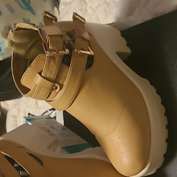 Chunky Heel Buckle Ankle Boot - Picture 9 of 16